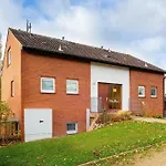 Kleine Bergstr 11 Whg 1 *