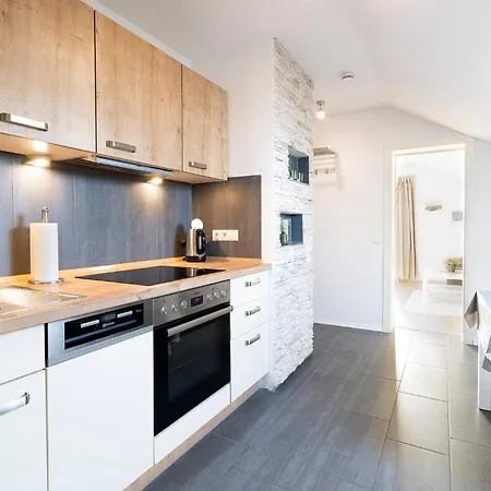 Kleine Bergstr 11 Whg 1 *