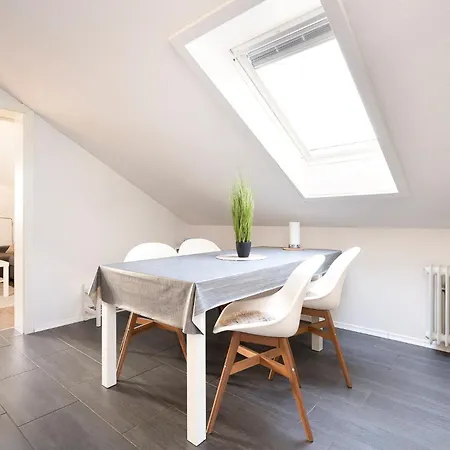 Kleine Bergstr 11 Whg 1 Грёмиц